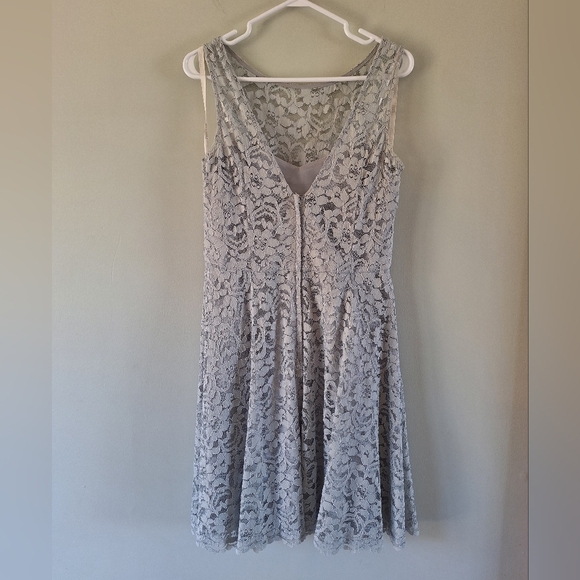 David's Bridal Short Sleeveless Illusion Lace Bridesmaid Dress Size 12 - Picture 5 of 14